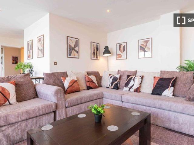 Apartment to rent in Bluebell, North Tipperary