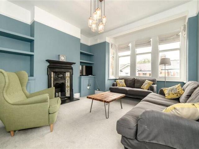 Apartment for rent in Cat Hill, England
