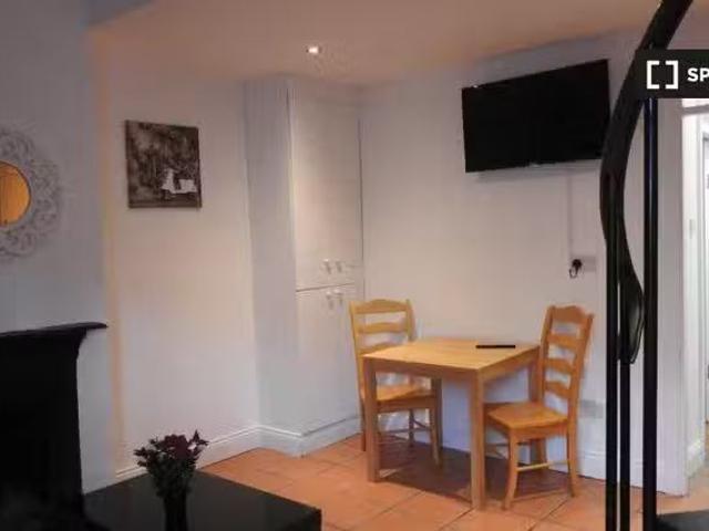 Apartment to rent in Bluebell, North Tipperary