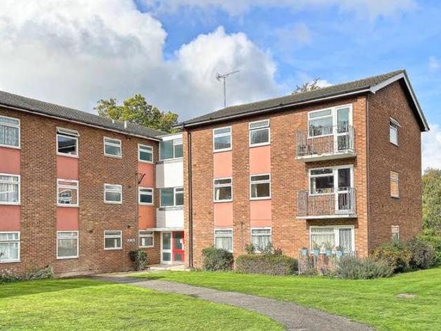 House for rent in Surrey, England