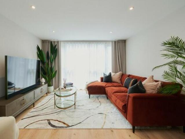 Apartment for rent in Cat Hill, England