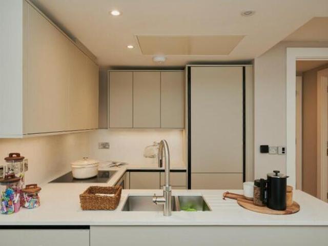 Apartment for rent in Cat Hill, England