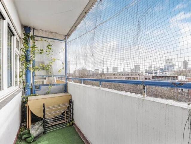 Apartment for rent in Cat Hill, England