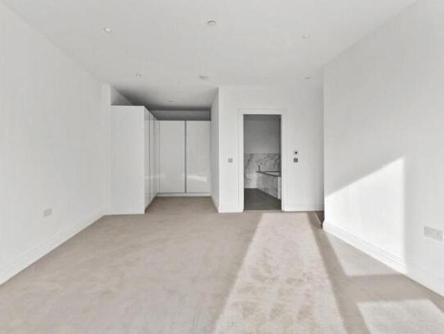 Apartment for rent in Teddington, Greater London