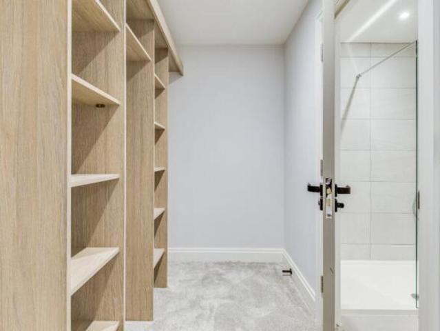 Apartment for rent in West Heath, Greater London
