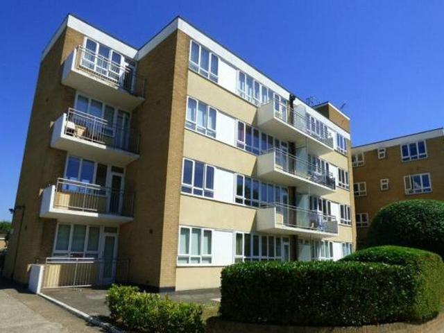 House for rent in Iver, Richings Park