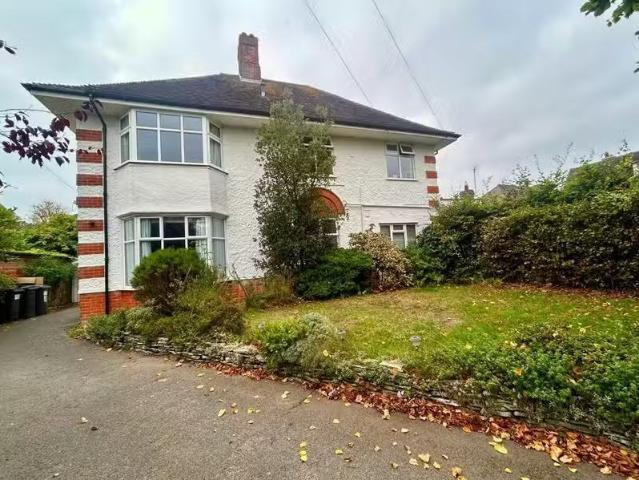 Apartment for rent in Coney Hall, Greater London