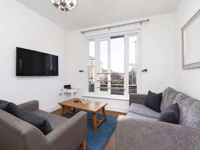 Apartment for rent in Falcon Estate, Greater London