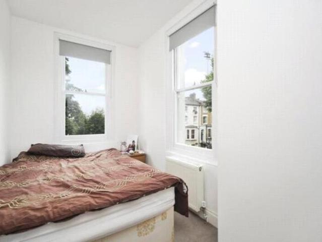 Apartment for rent in Cat Hill, England
