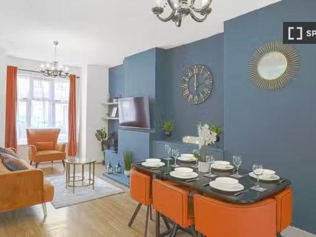 Apartment for rent in Lower Edmonton, Greater London