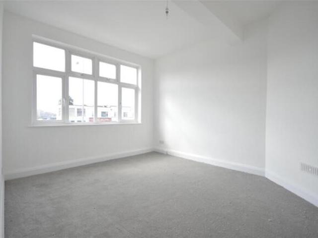 Apartment for rent in North Cheam, Greater London