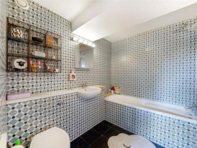 Apartment for rent in Cat Hill, England