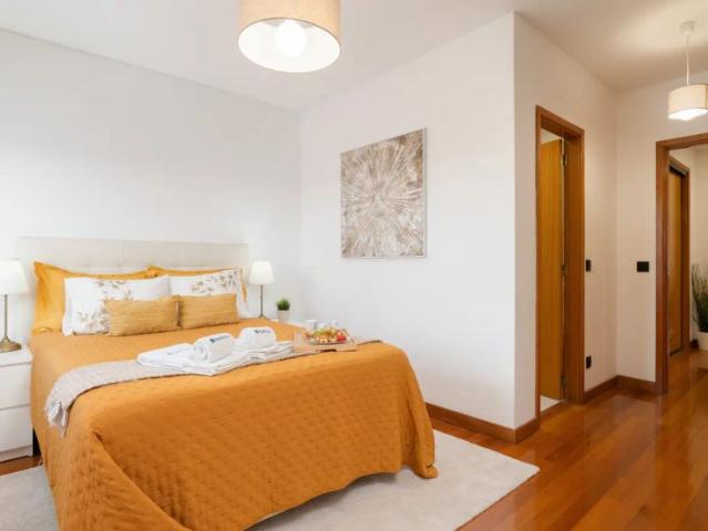 Apartamento alugar em Conjunto Urbano da Ribeira, Porto