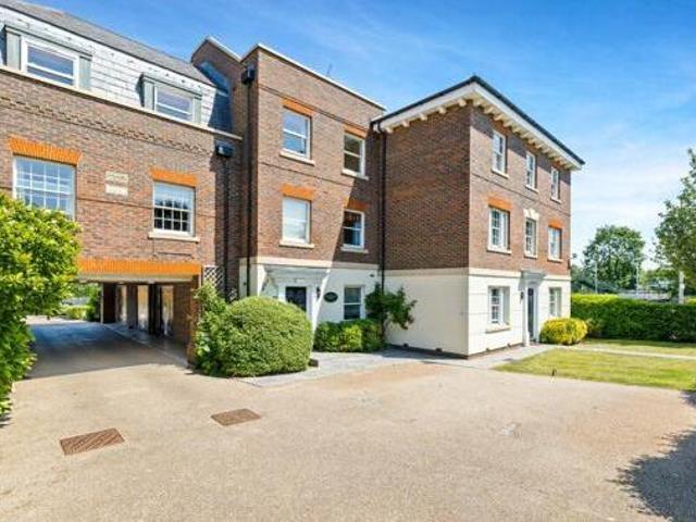House for rent in Surrey