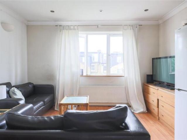 Apartment for rent in Tooting Graveney, Greater London