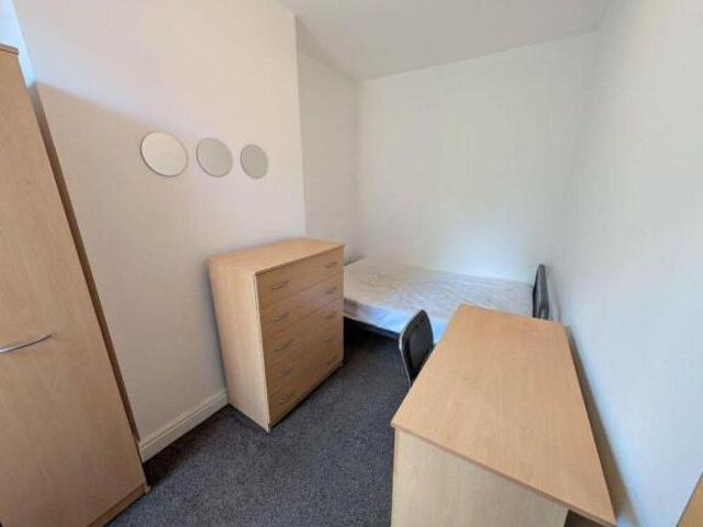 Apartment for rent in Cat Hill, England