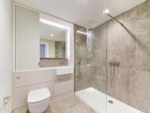 Apartment for rent in Cat Hill, England