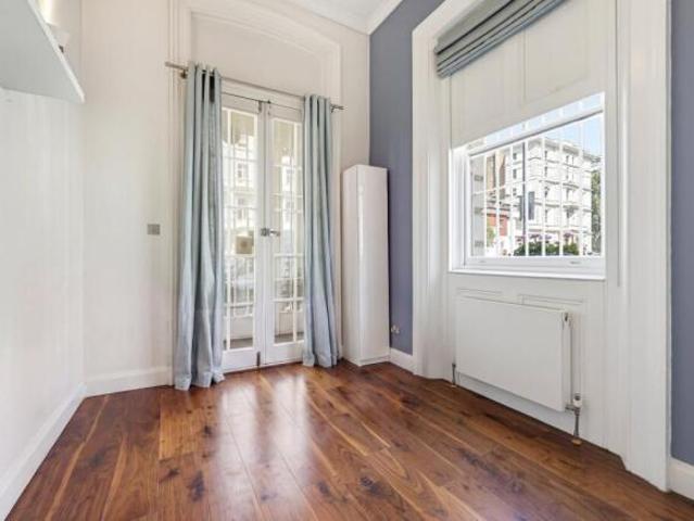 Apartment for rent in Cat Hill, England