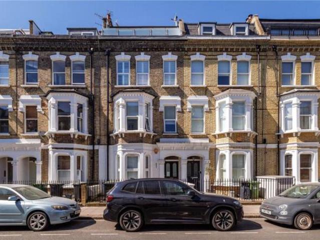 Apartment for rent in Cat Hill, England