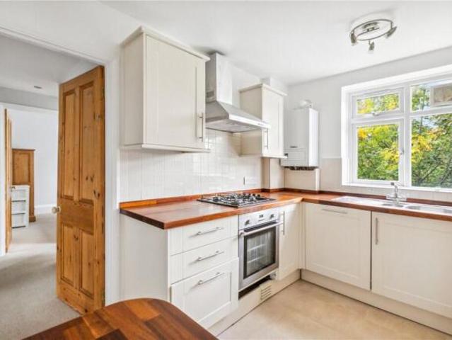 Apartment for rent in Cat Hill, England
