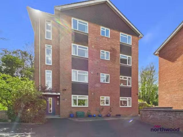 Apartment for rent in Willingdon, Cross In Hand