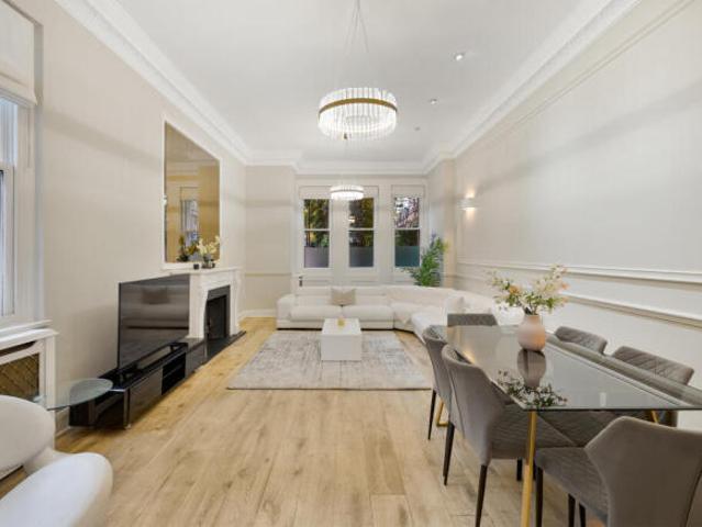 Apartment for rent in Cat Hill, England