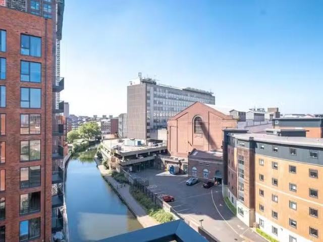 Apartment for rent in Shadwell, West Yorkshire