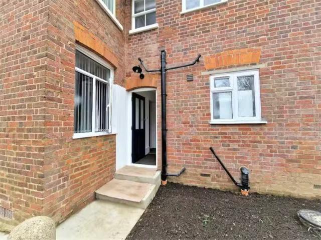 Apartment for rent in St Albans, Five Acres