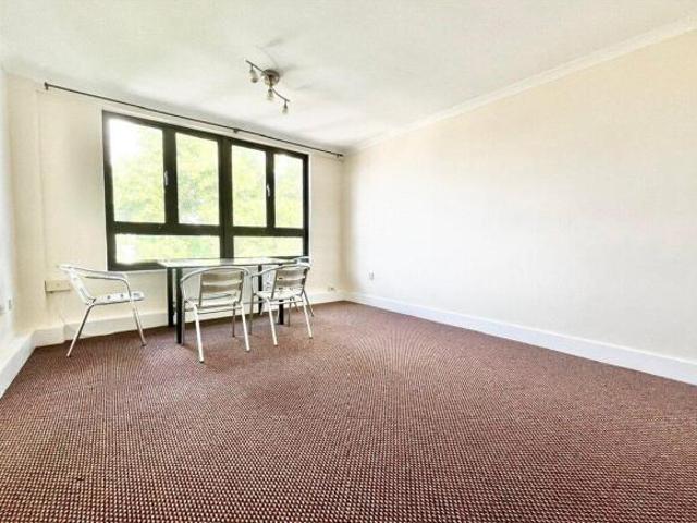 Apartment for rent in Isleworth, Greater London