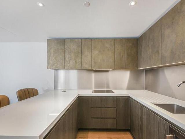 Apartment for rent in Cat Hill, England