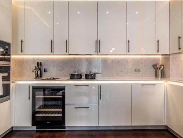 Apartment for rent in Cat Hill, England