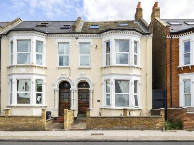 Apartment for rent in Tooting Graveney, Greater London