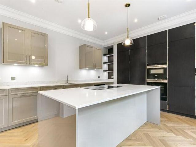 Apartment for rent in Totteridge, Greater London