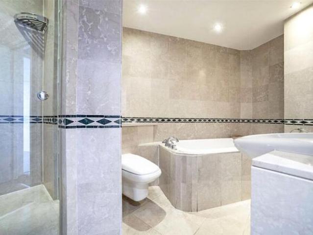 Apartment for rent in South Lane, West Yorkshire