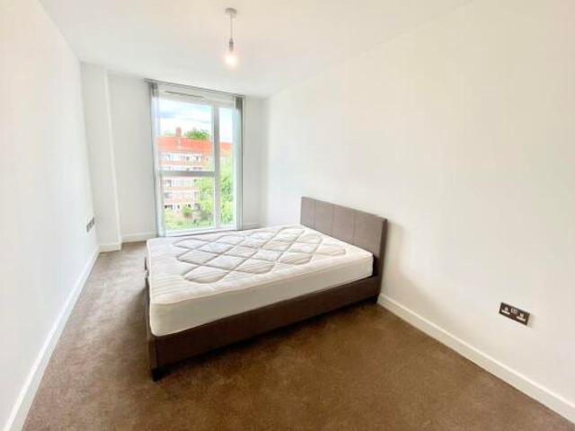 Apartment for rent in Cat Hill, England
