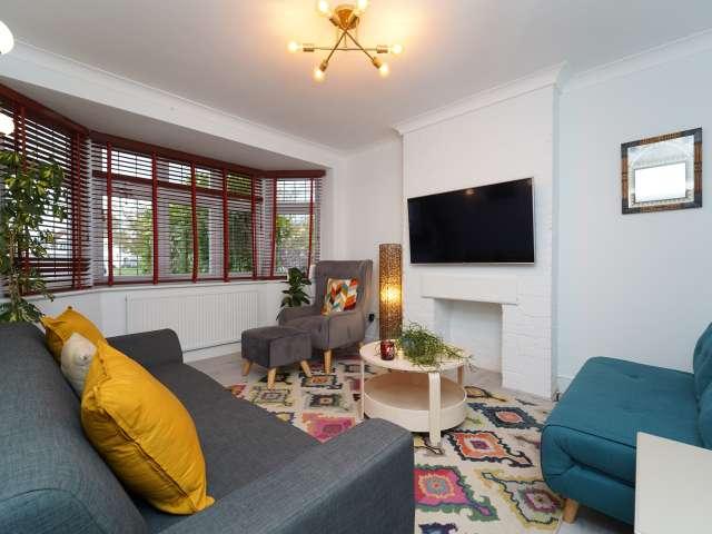 Apartment for rent in Hersham, Elmbridge