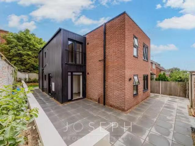 Apartment for rent in The Dales, Key Street