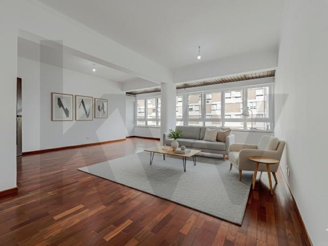 Apartamento alugar em Santiago Dos Velhos, Lisboa