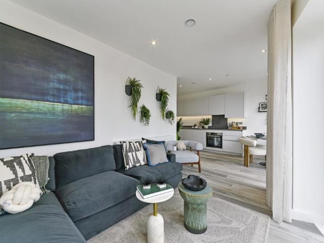 Flat for sale in Colindale, Greater London
