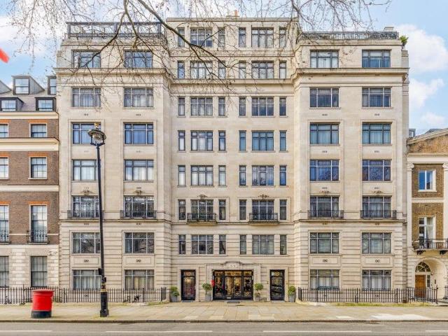 Flat for sale in East Marylebone, Marylebone