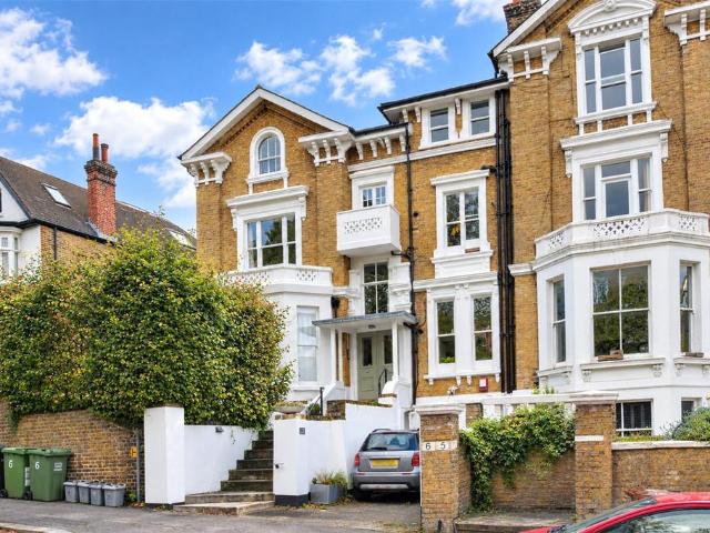 Flat for sale in London Borough of Lewisham, Deptford