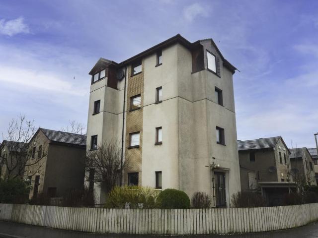 Flat for sale in Hilltown, Scotland