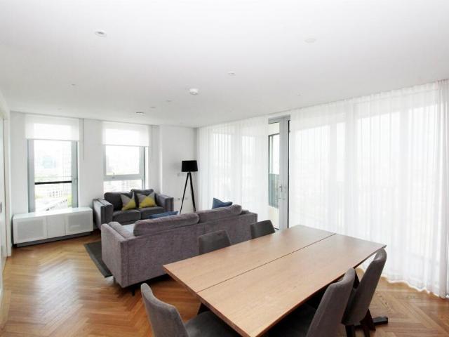 Flat for sale in Elephant and Castle, Greater London