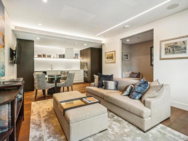 Flat for sale in East Marylebone, Mayfair