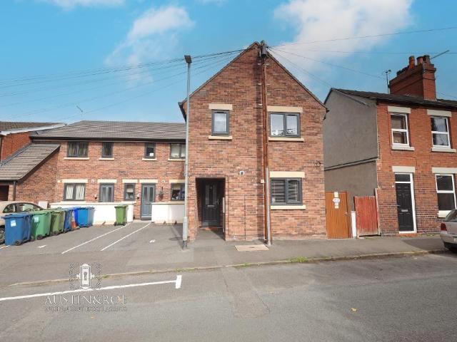 Flat for sale in Stone, Baswich