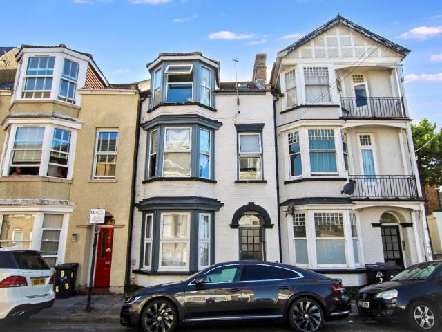 Flat for sale in Oxenden, The Bridge