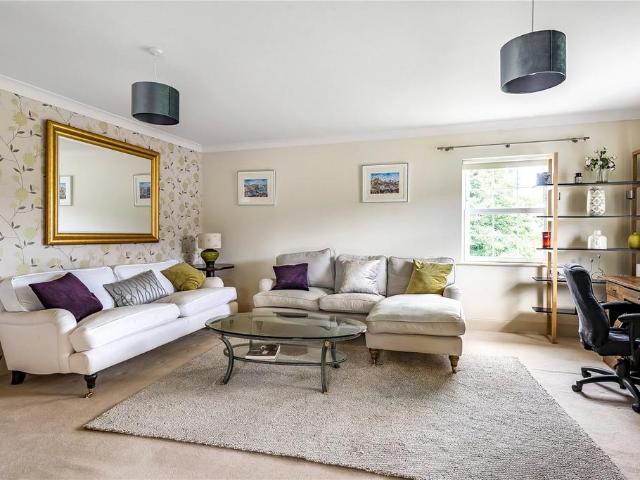 Flat for sale in Speen, West Berkshire