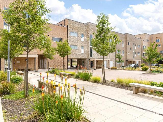 Flat for sale in Arbury, Cambridgeshire