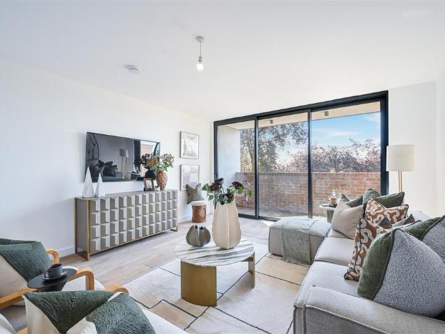 Flat for sale in Cottenham Park, Greater London