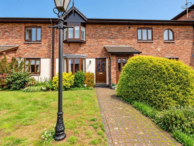 Flat for sale in Milverton, Warwick
